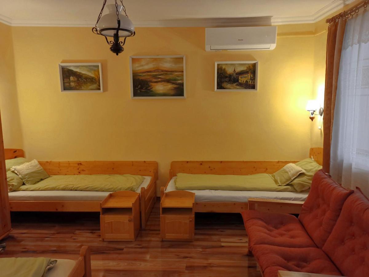 Viktor Vendeghaz Apartment Tokaj Luaran gambar